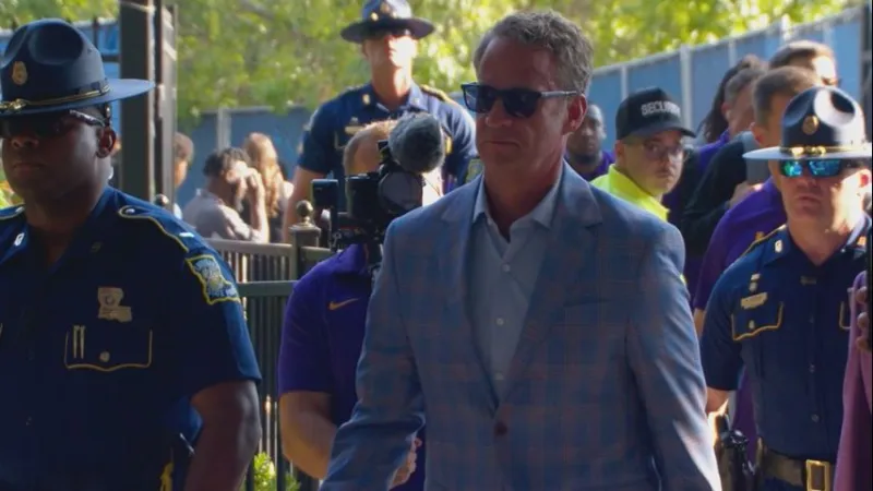 LSU trails Ole Miss 17-7 in the 2nd quarter; Watch the game on WBRZ