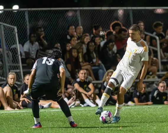 Xavier secures tie with Rams