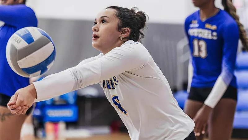 VB: Tocmo Named SLC Defensive Player of the Week
