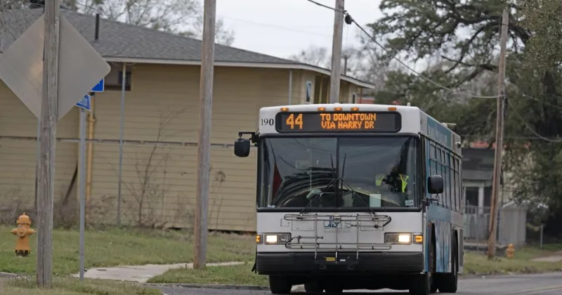 Letters: Business picking up slack (and passengers) for dysfunctional BR transit