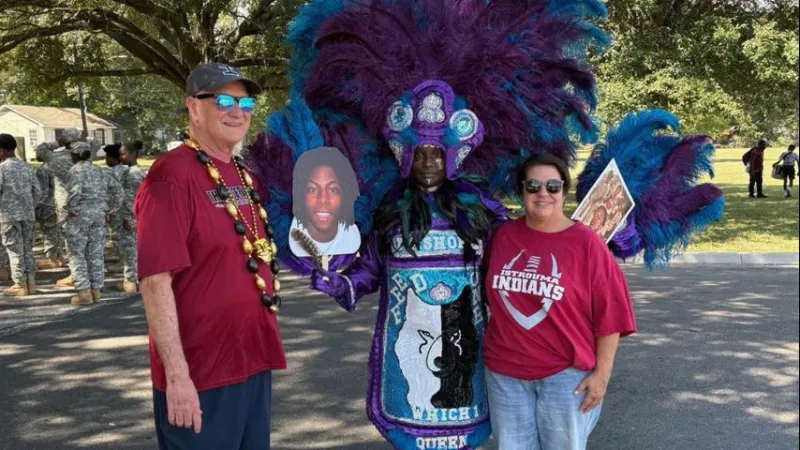 Istrouma Magnet High School community honors fallen classmates at homecoming parade