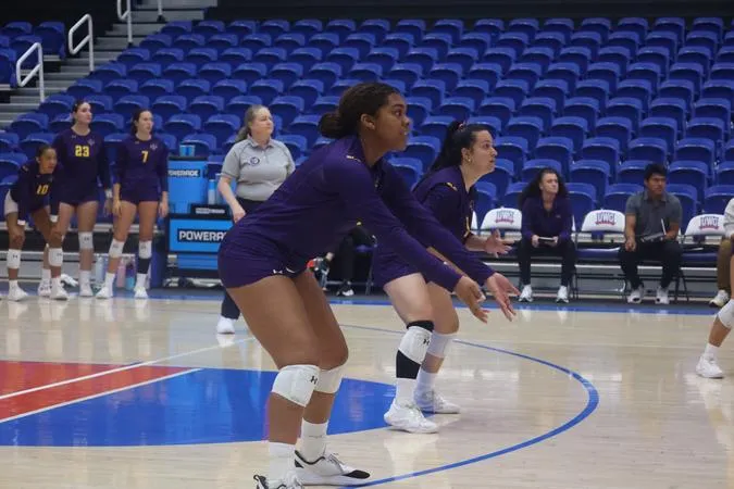 Privateers Get Double Digit Kills From Armie Hall and Ryan Williams in Loss at Stephen F. Austin
