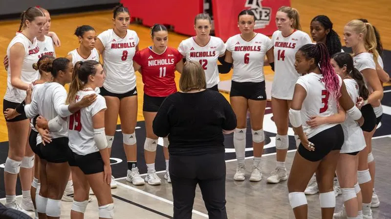 Colonels Clipped in Road Contest