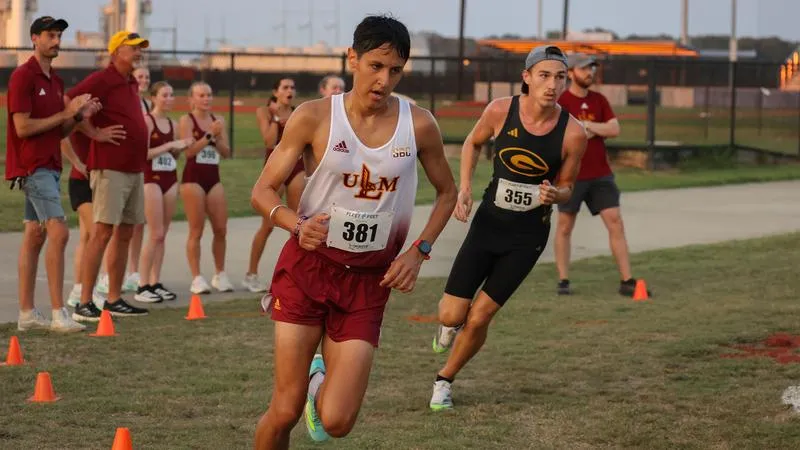 ULM Cross Country Takes Titles in Warhawk Invitational