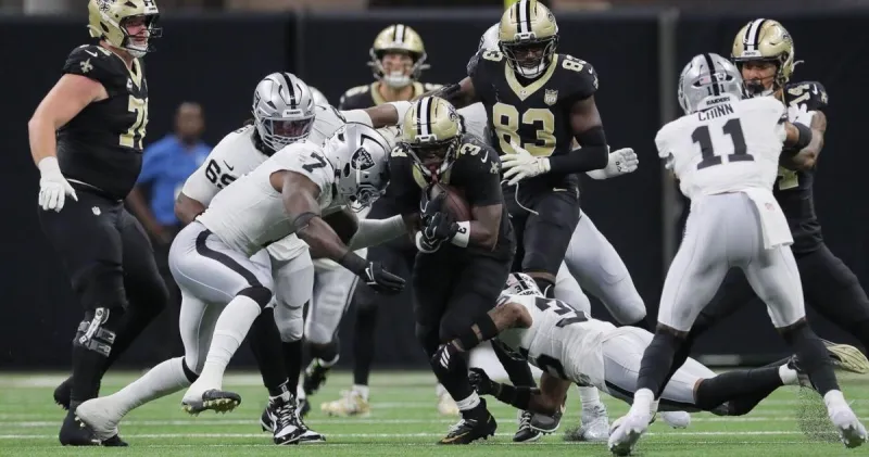 Saints RB Travis Etienne leaves game vs. Raiders with injury. Here's the latest.