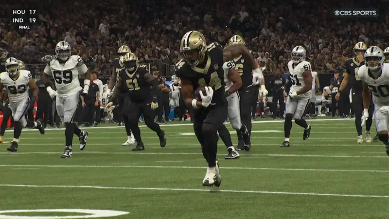 Devaughn Vele's 17-yard grab sets up Saints with first-and-goal | Saints vs. Raiders Highlights