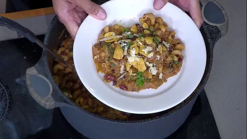 Good 2 Eat: One-Pot Vegetarian Chili Mac