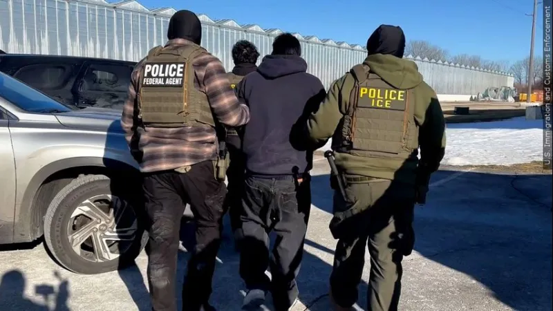 New ICE guidance bans high-speed car chases and sets tighter rules for traffic stops, a memo shows
