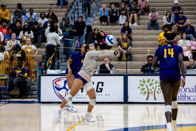 Four Privateers Register Double-Digits in Digs, Privateers Fall to East Texas A&M