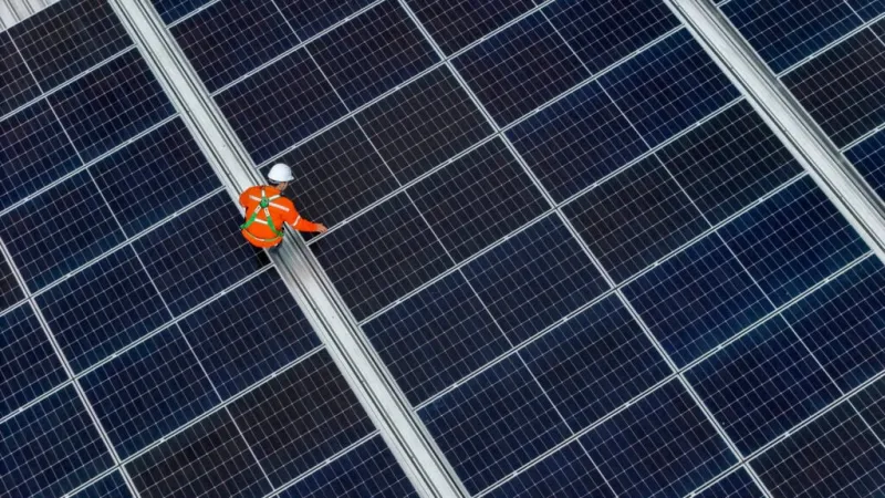 Roundup: Energy in motion / US jobless claims / Walmart gets smarter