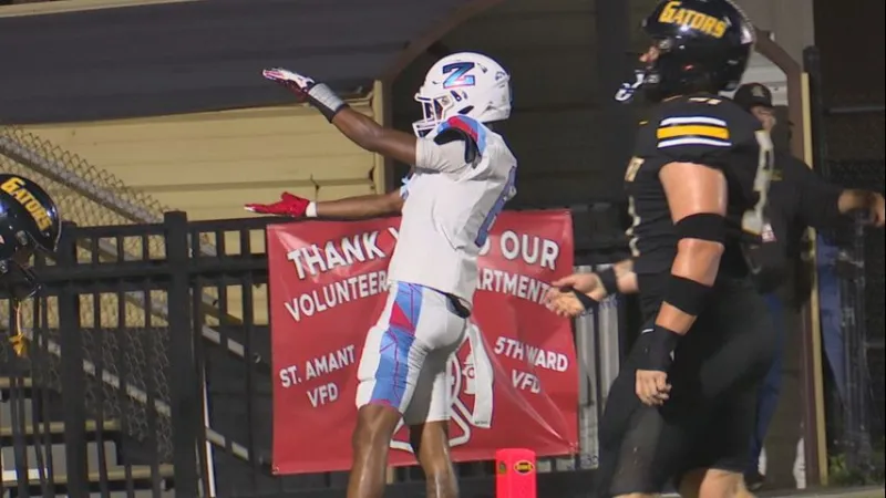 Zachary rolls past St. Amant in week 5