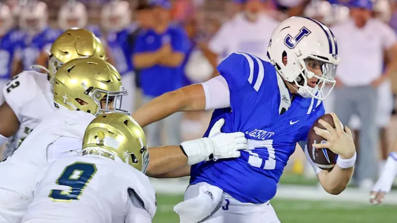 Photos: Holy Cross vs. Jesuit | 2026 Louisiana High School Football Under the Lights