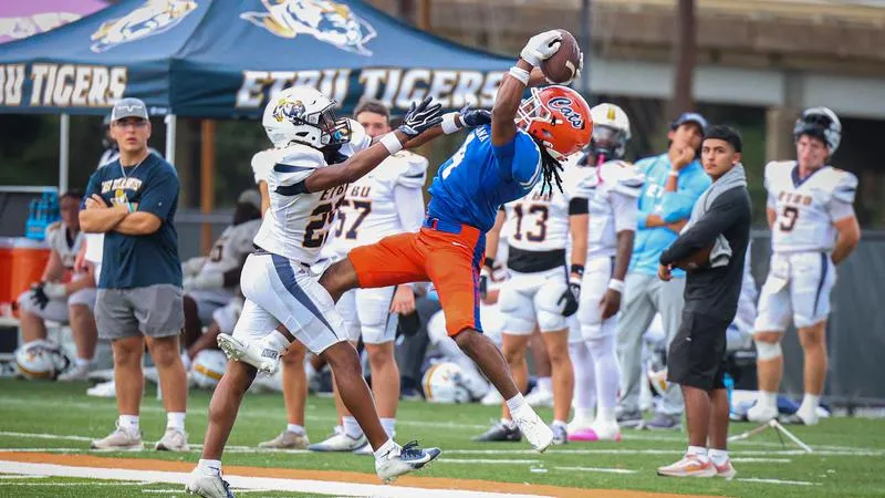 #19/#17 Wildcats Retain Border Claw, 50-36 Over ETBU