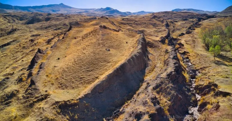 CLAIM: Possible Noah's Ark site hides 'man-made object'