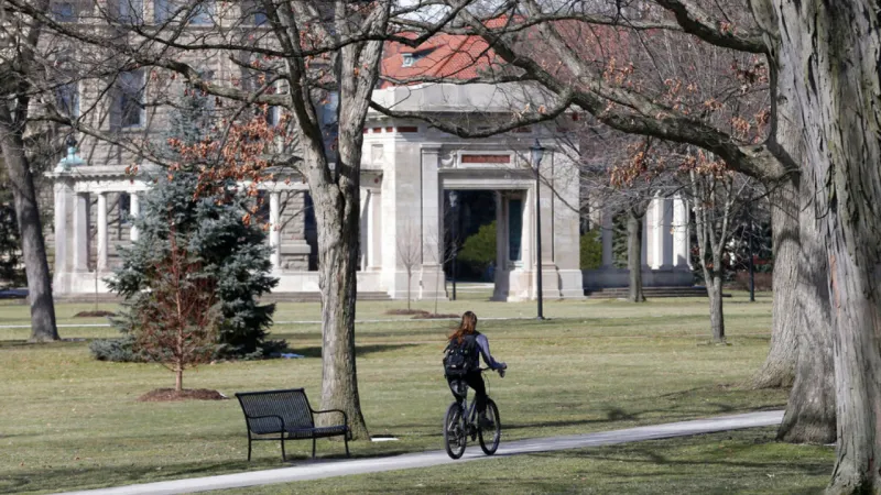 More Gen Z freshmen quitting school, moving back home with parents