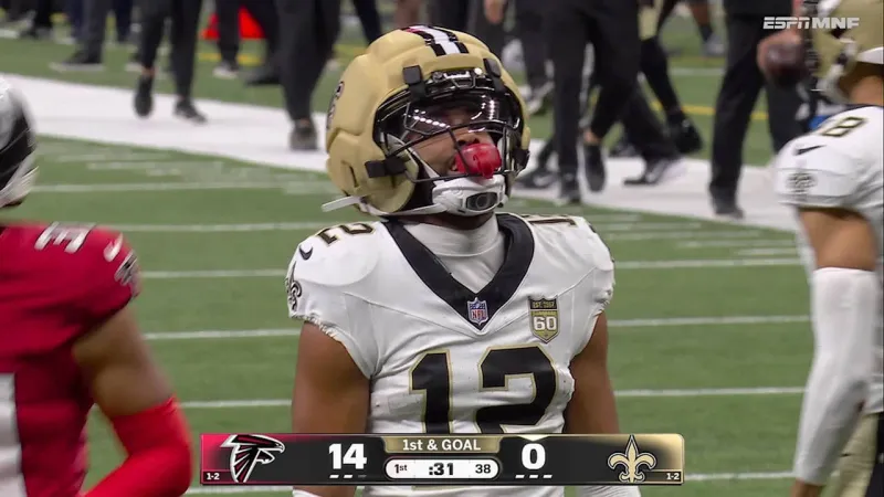 Olave hauls in 44-yard bomb from Shough to get Saints in scoring position vs. Falcons