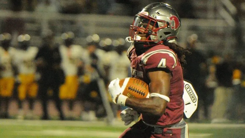 Destrehan holds off Thibodaux rally, ends Tigers' unbeaten run