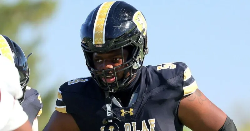 Faimon Roberts: There's a little island of Louisiana football in the far north