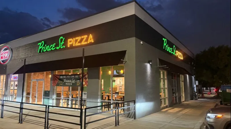 Prince St. Pizza opens along Siegen Lane