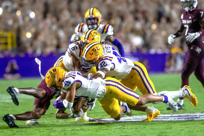 College football: LSU faces 4-1 Kentucky, former Airline star Kenny Darby on the road Saturday