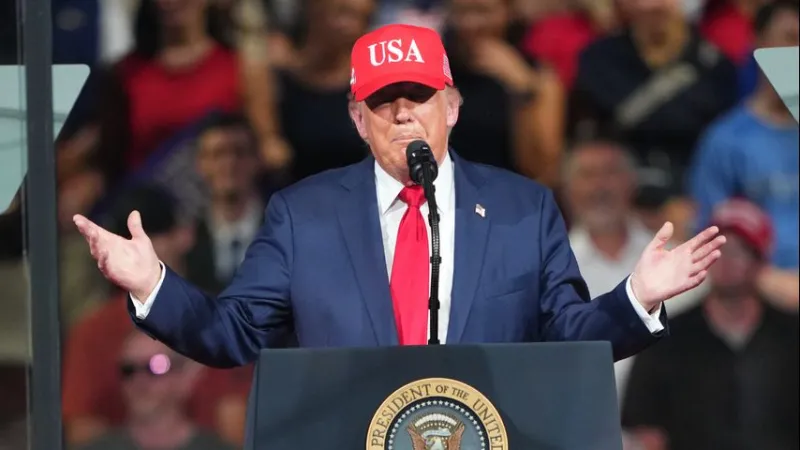 Trump scraps plan to attend Alabama football game as hurricane nears Gulf Coast