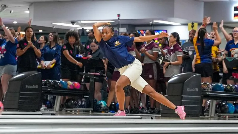 Southern Competes at Colonial Lanes Classic