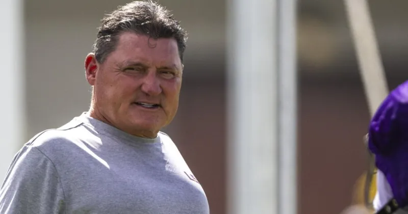 Ed Orgeron joins LSU football for game at Kentucky in first road trip since health scare