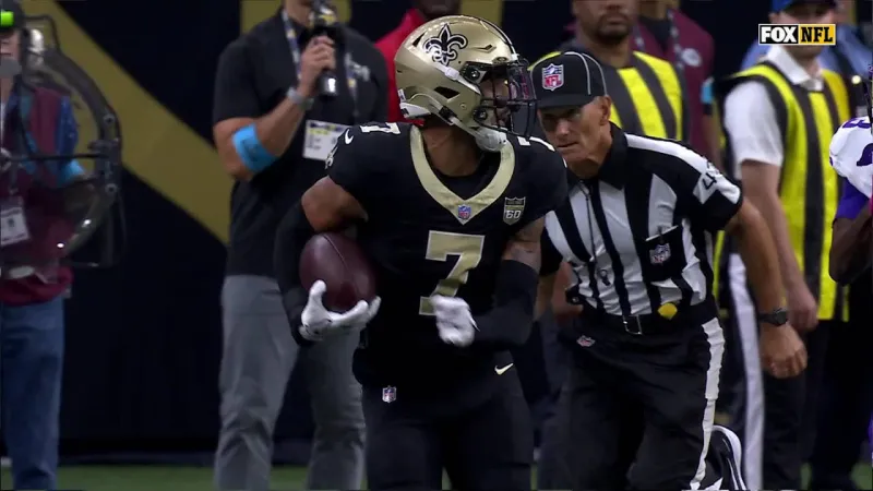 Jonas Sanker takes fumble back 87 yards for the touchdown | Saints-Vikings Highlights