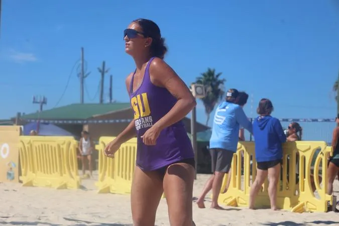 Dow, Gibbs Reach Quarters of Bid Bracket at AVCA Bid Event