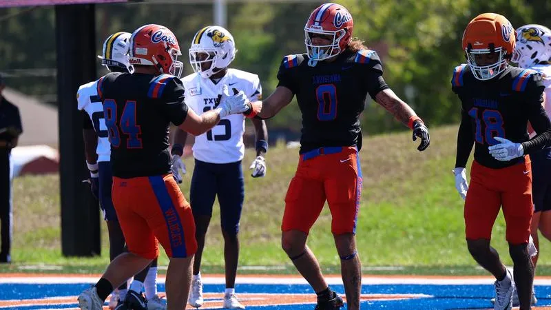 Davis's Career Day Earns Him SAC Honor