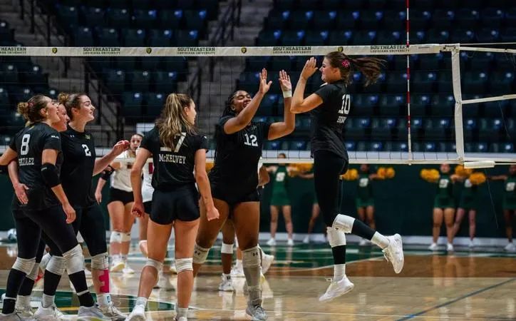 Streaking Southeastern Set to Visit UIW, Host HCU