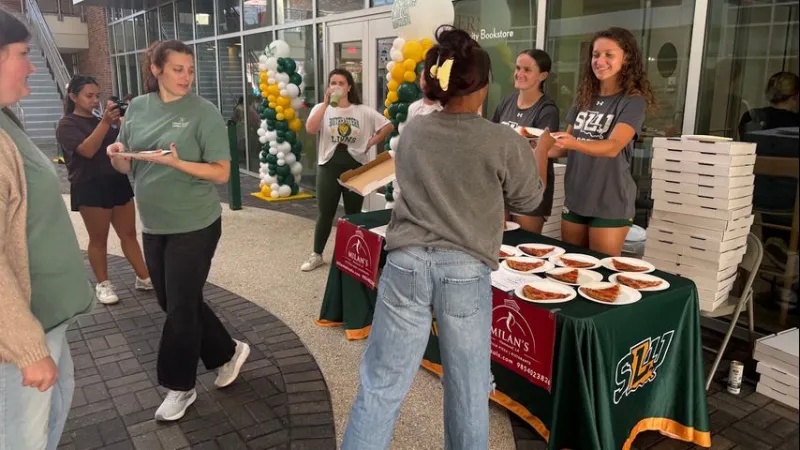 Southeastern hosts 'Lunch with the Lions' for homecoming week