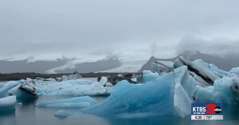 ArkLaTex travelers visit Glacier Lagoon and Diamond Beach in Iceland