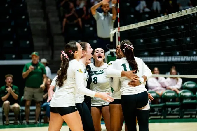 Southeastern Outlasts UIW to Earn Sixth Straight Win