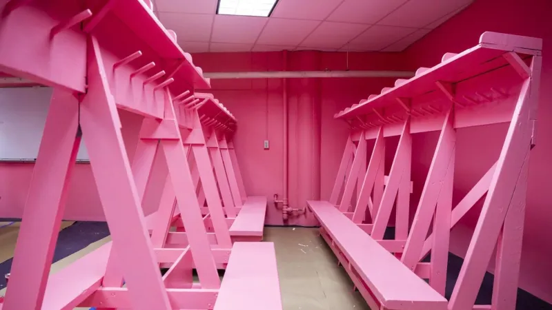 Yes, Lane Kiffin really had LSU's visiting locker room painted pink. There's a science to it