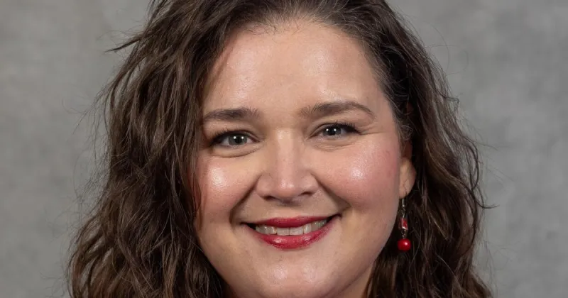 SLU's director of 1st year success recognized for work with students