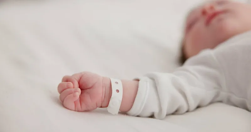 Unmarried birth rate puts 1 million kids at risk a year