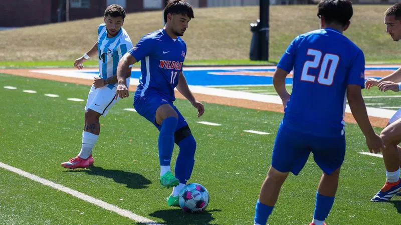 Sosa-Villaseor Tallies Brace in Key Win for Wildcats