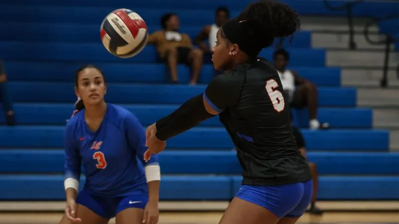 Big Rallies Can't Propel Wildcats to Win
