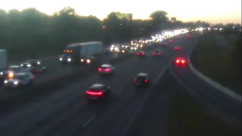 Stalled vehicle on I-10 eastbound near Dalrymple Drive backs up traffic to La. 415 past Port Allen