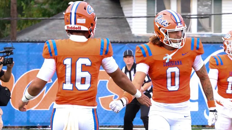 #15/#14 Wildcats Hold Off Nelson, 31-23