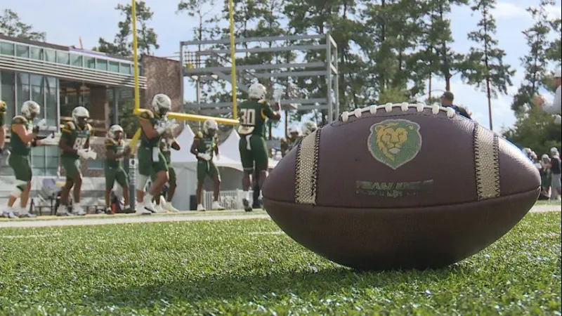 Southeastern football upsets No. 10 Lamar in Hammond