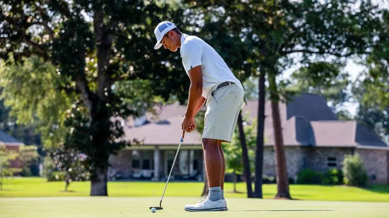 SLU Closes Fall at La Tour Intercollegiate