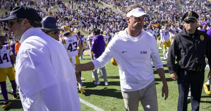 Lane Kiffin says phone-carrying fans searching for 'their moment' have ruined field-stormings
