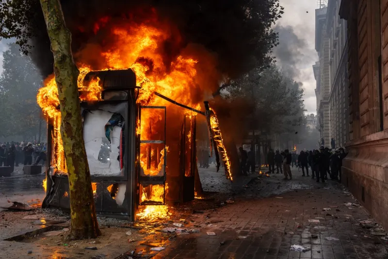Saints Update Fans on Paris Protests and Sunday's Game