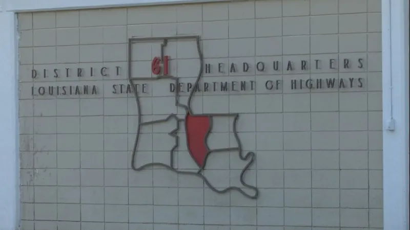 Baton Rouge leaders hold closed-door safety meeting following fatal Nicholson Dr. crash