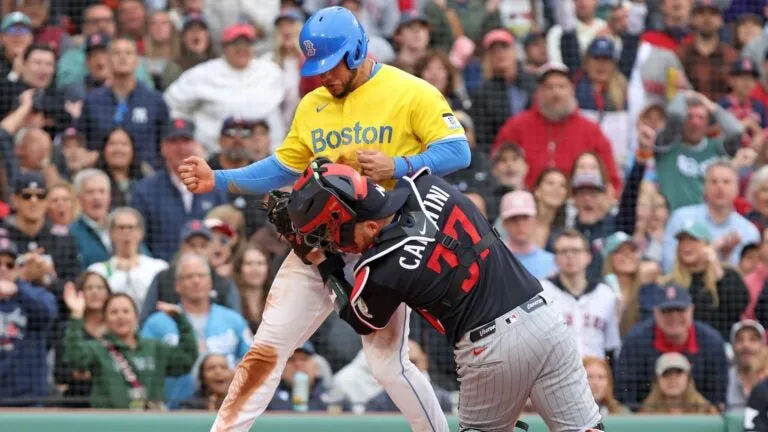 Twins beat Red Sox 4-2 despite Boston's 9th inning comeback attempt