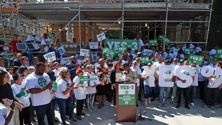 Rideshare drivers in Massachusetts formally unionize