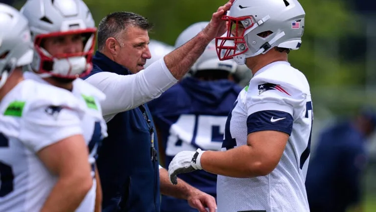 Patriots coach Mike Vrabel focused on spring workouts after missing final day of draft last month