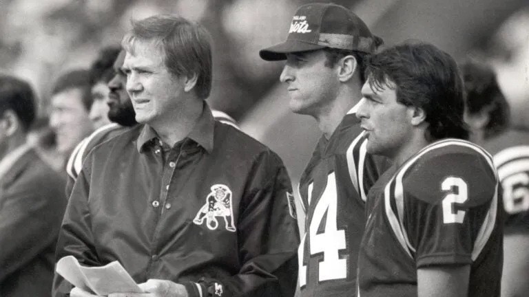 Raymond Berry, Hall of Fame wide receiver and former Patriots coach, dies at the age of 93